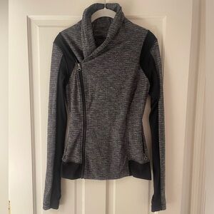 Lululemon Women’s Jacket Gray/Black Size 4